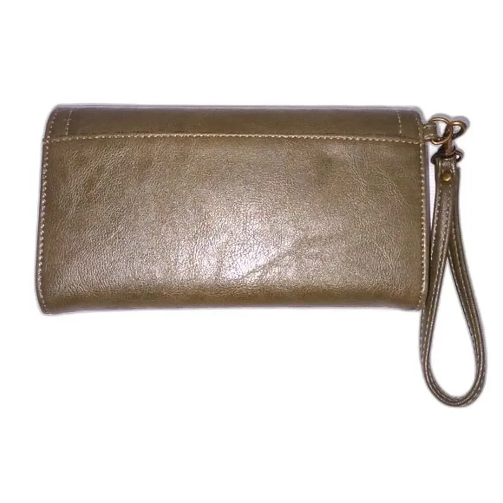 Olive Green Faux Leather Wristlet Wallet, NWOT.‎